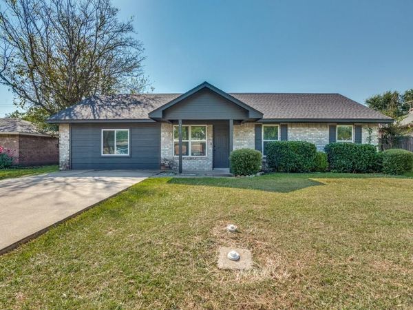 210 Myrtle Avenue, Waxahachie, TX 75165