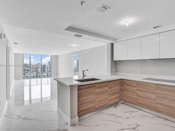 330 Sunny Isles Blvd, Unit 5-2205, Sunny Isles Beach, FL 33160