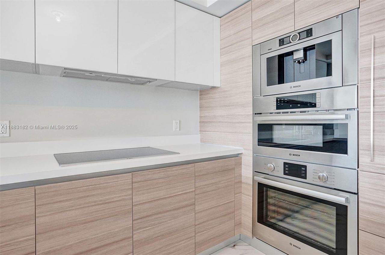 330 Sunny Isles Blvd, Unit 5-2205, Sunny Isles Beach, FL 33160 Photo