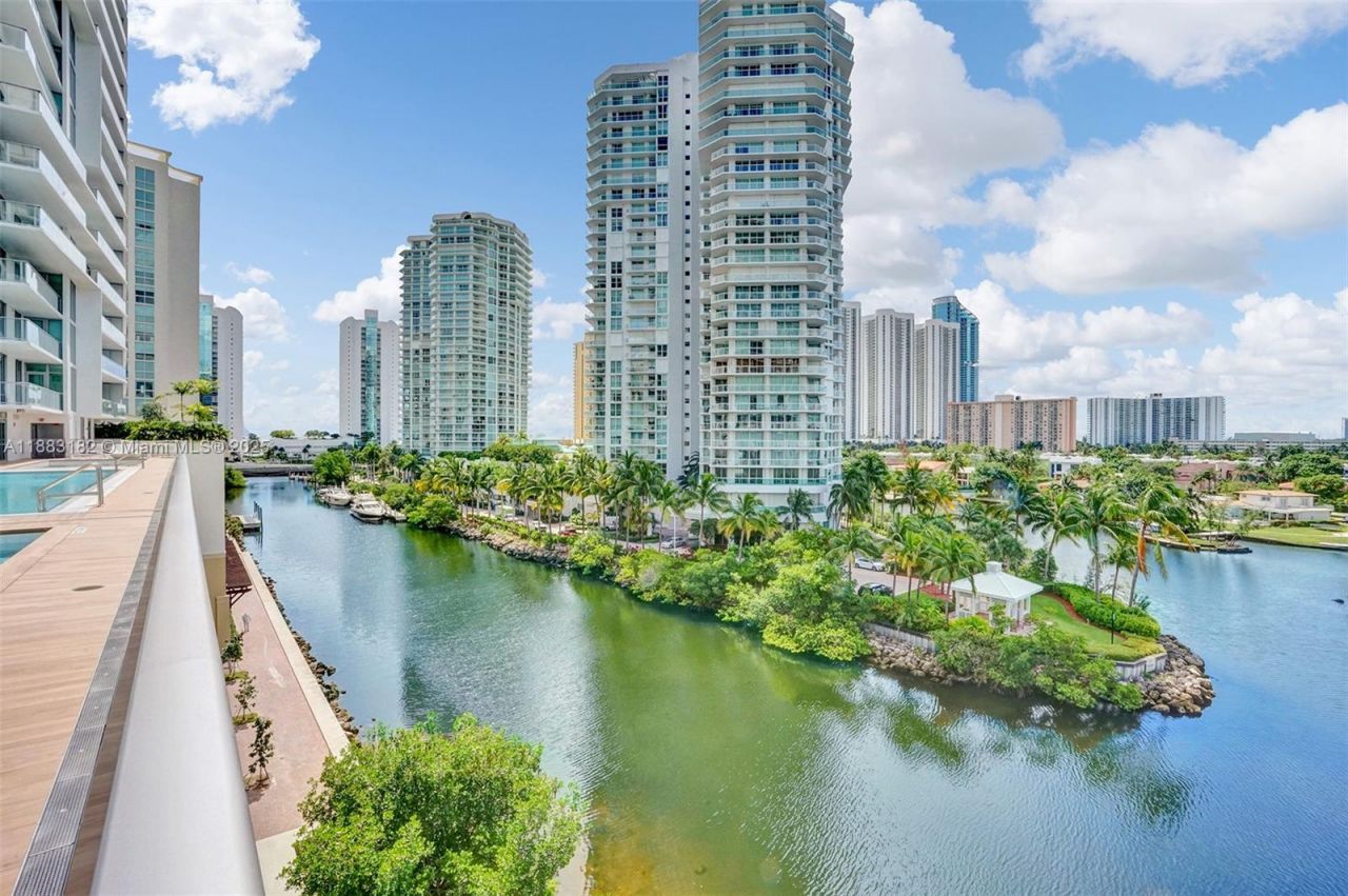 330 Sunny Isles Blvd, Unit 5-2205, Sunny Isles Beach, FL 33160 Photo