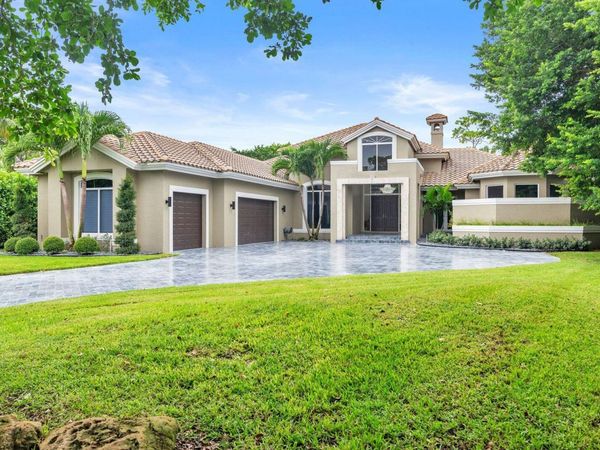 1543 Breakers West Boulevard, West Palm Beach, FL 33411