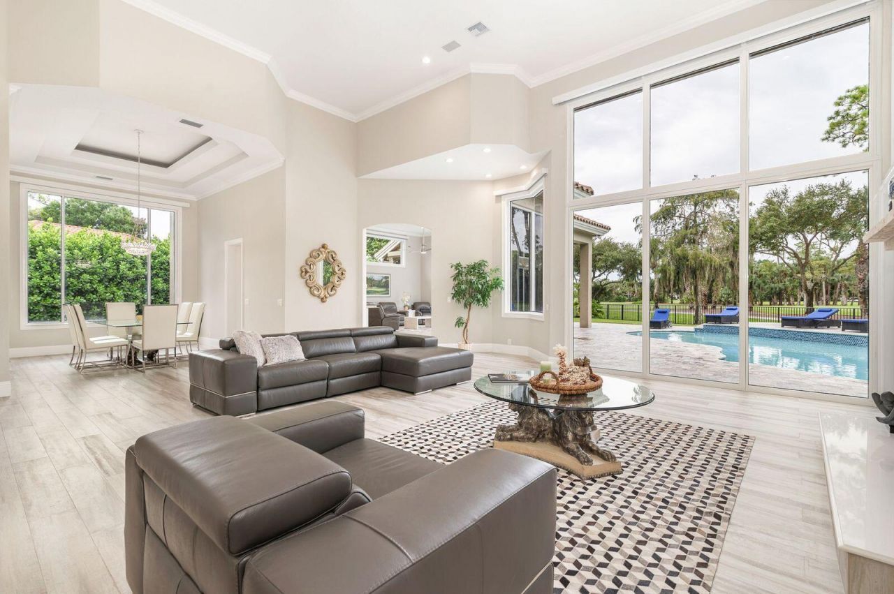 1543 Breakers West Boulevard, West Palm Beach, FL 33411 Photo