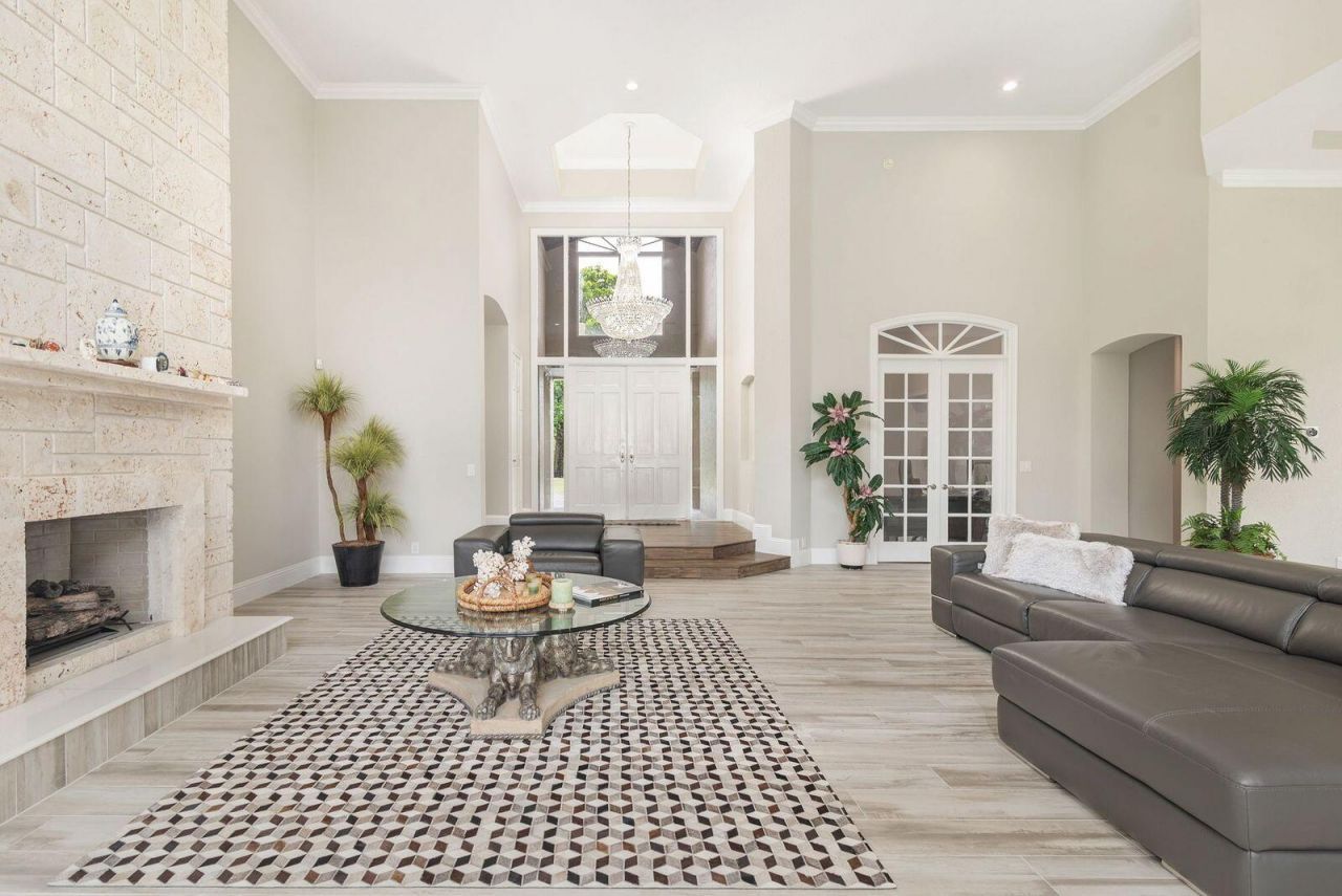 1543 Breakers West Boulevard, West Palm Beach, FL 33411 Photo