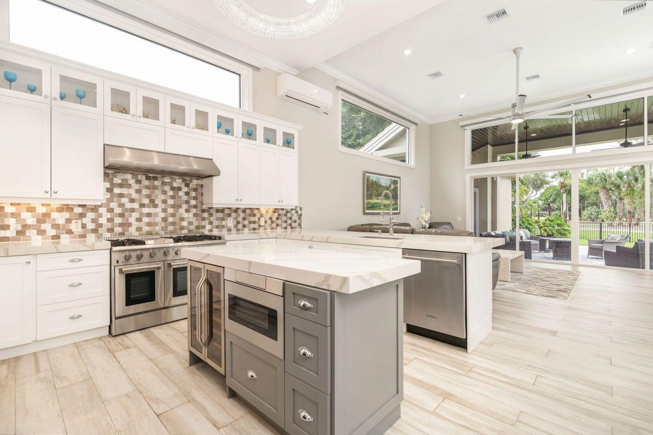 1543 Breakers West Boulevard, West Palm Beach, FL 33411 Photo