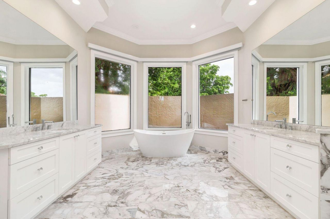 1543 Breakers West Boulevard, West Palm Beach, FL 33411 Photo