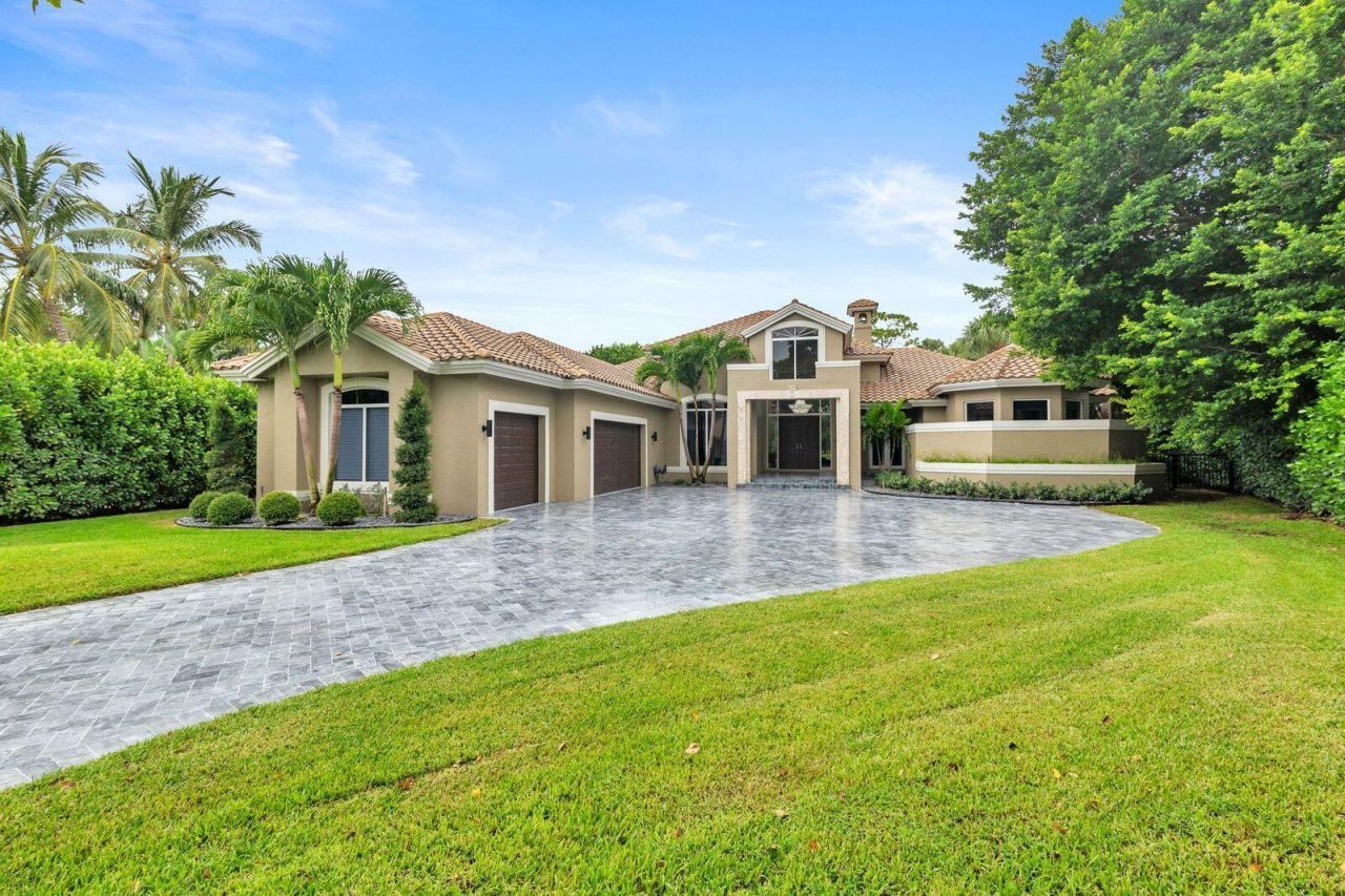 1543 Breakers West Boulevard, West Palm Beach, FL 33411 Photo