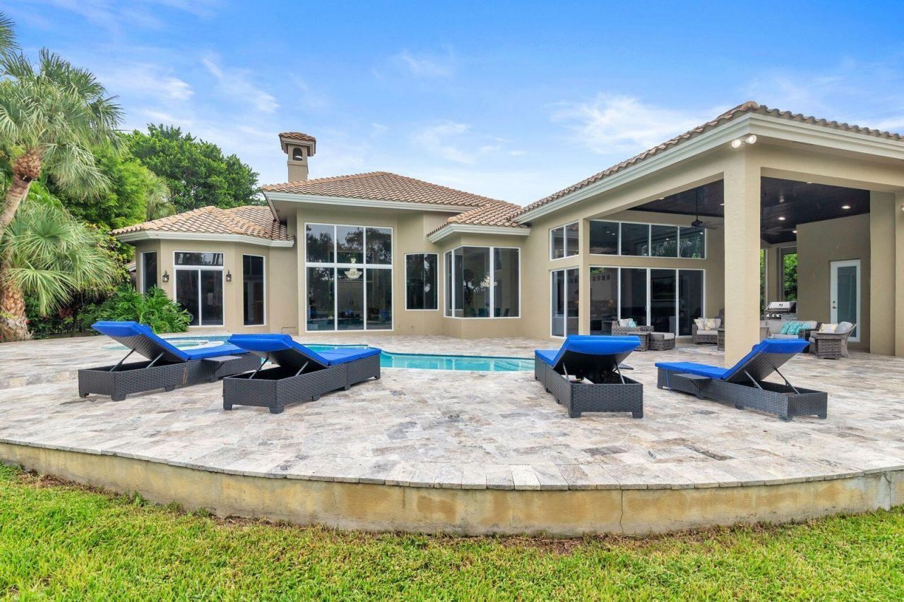 1543 Breakers West Boulevard, West Palm Beach, FL 33411 Photo