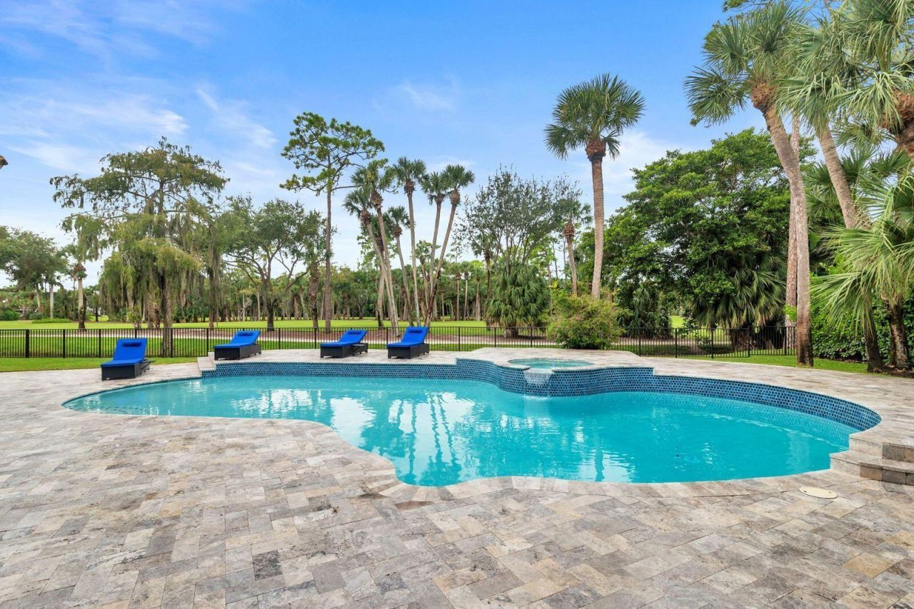 1543 Breakers West Boulevard, West Palm Beach, FL 33411 Photo