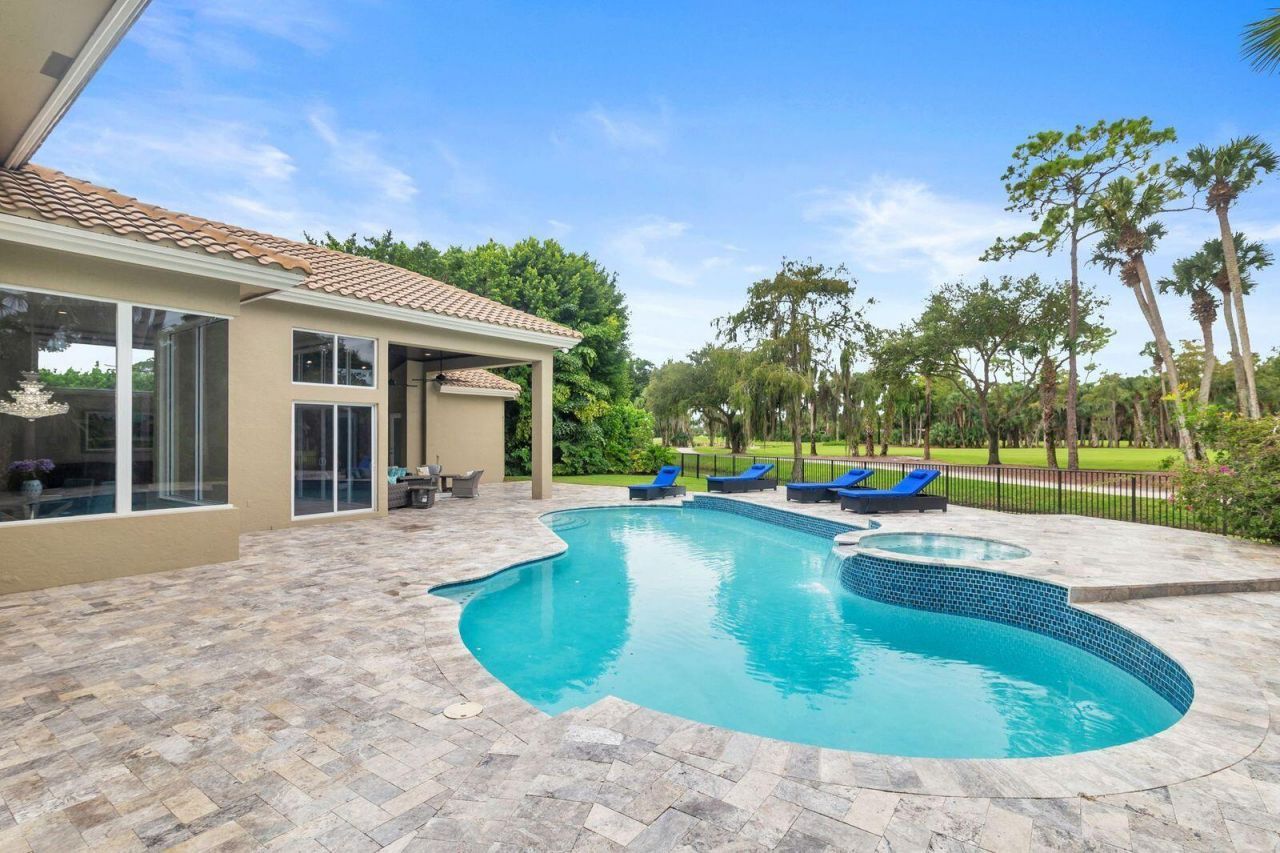 1543 Breakers West Boulevard, West Palm Beach, FL 33411 Photo