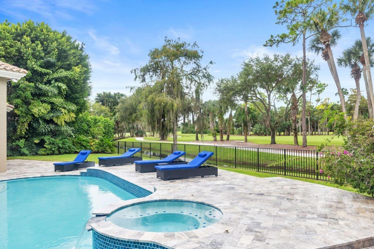 1543 Breakers West Boulevard, West Palm Beach, FL 33411 Photo