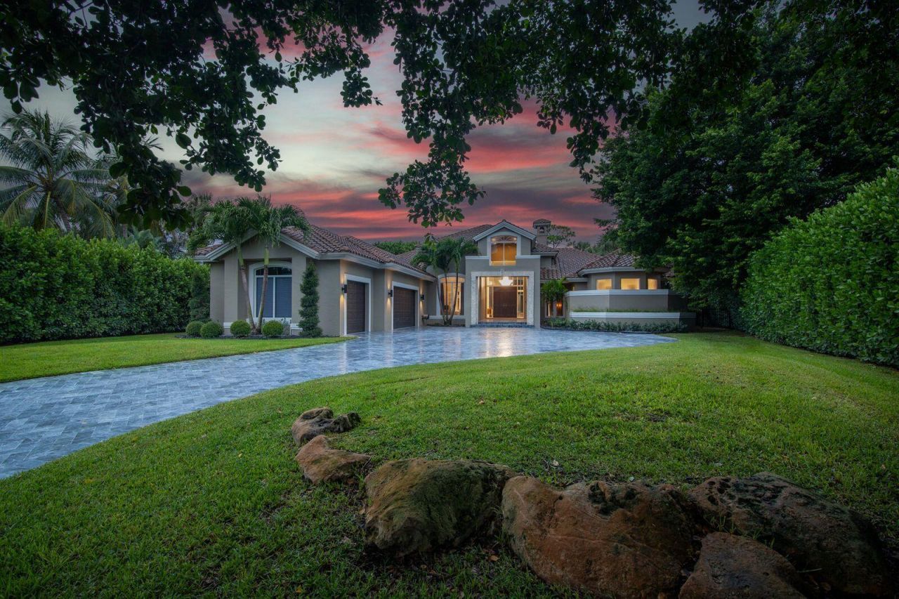 1543 Breakers West Boulevard, West Palm Beach, FL 33411 Photo