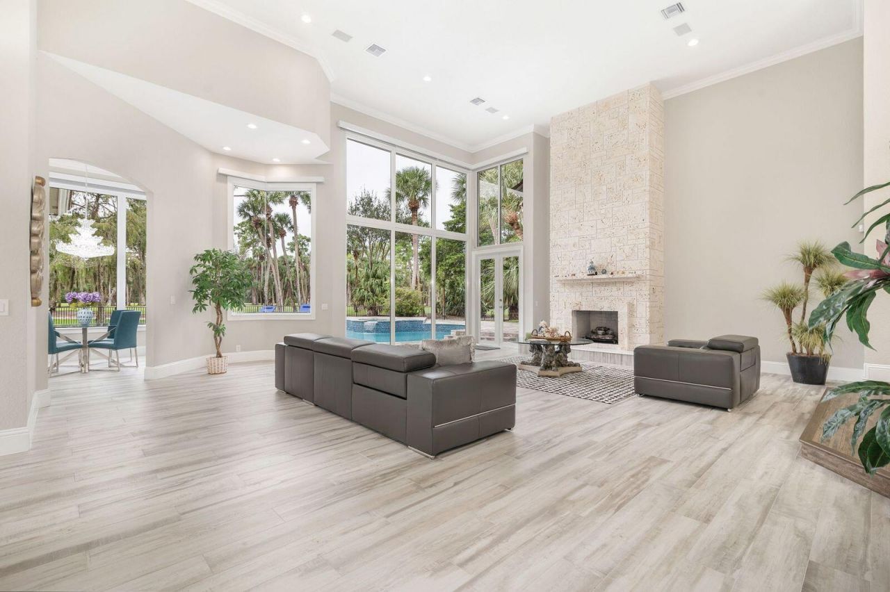 1543 Breakers West Boulevard, West Palm Beach, FL 33411 Photo