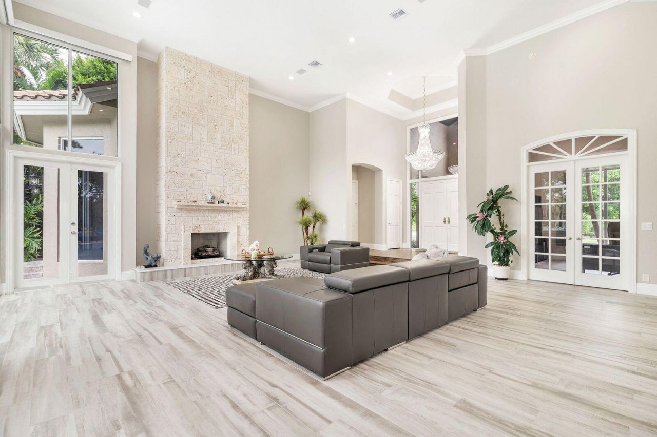 1543 Breakers West Boulevard, West Palm Beach, FL 33411 Photo