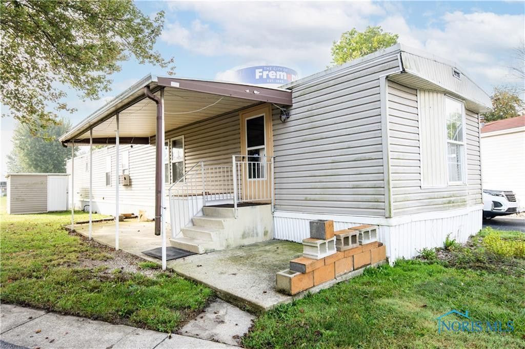 1730 Port Clinton Street, Fremont, OH 43420 Main Photo