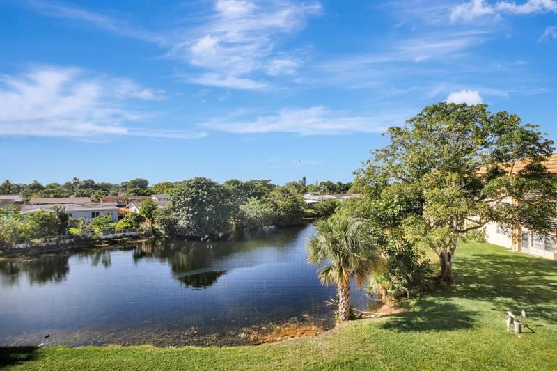 8225 Sunrise Lakes Boulevard, Unit 303, Sunrise, FL 33322 Photo