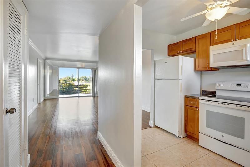 8225 Sunrise Lakes Boulevard, Unit 303, Sunrise, FL 33322 Photo