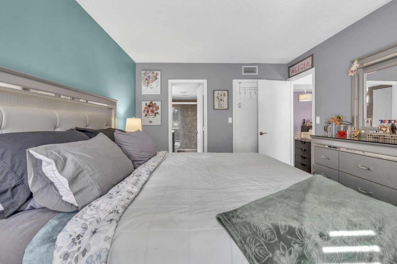 4166 Inverrary Drive, Unit 304, Lauderhill, FL 33319 Photo