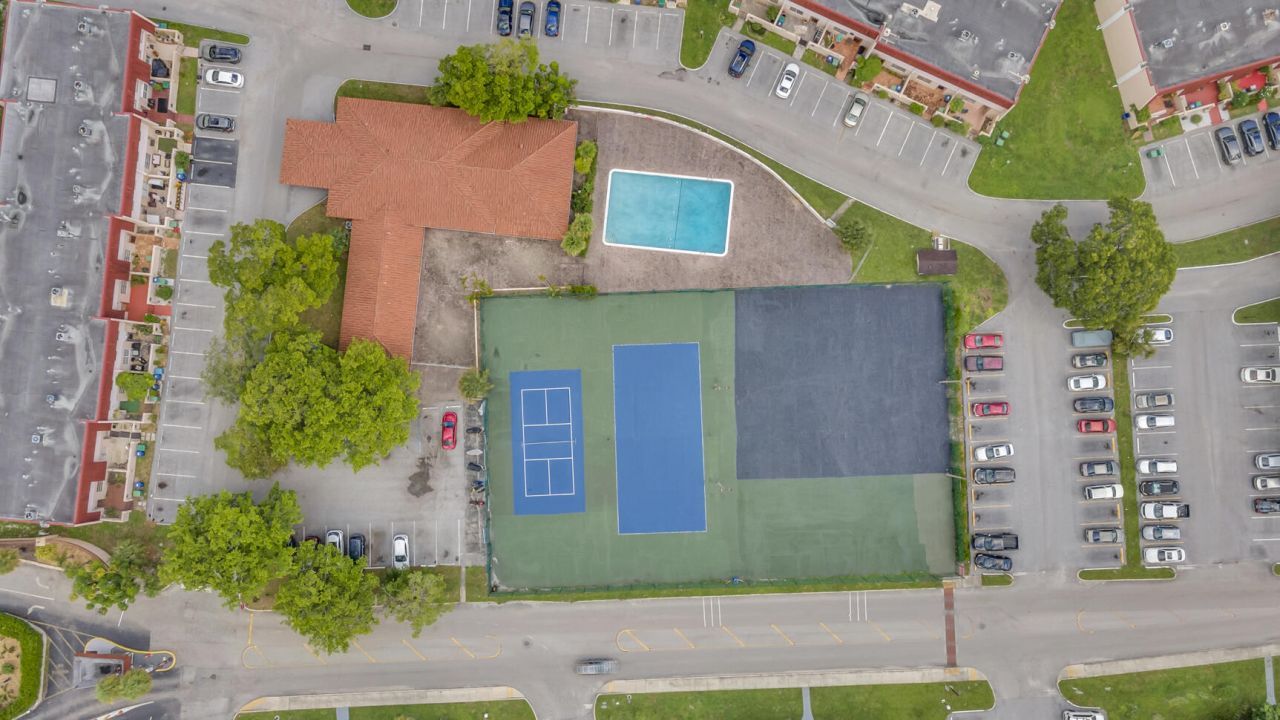 4166 Inverrary Drive, Unit 304, Lauderhill, FL 33319 Photo