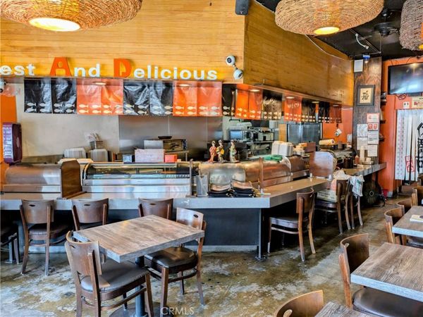 11617 Santa monica Boulevard, West Los Angeles, CA 90025