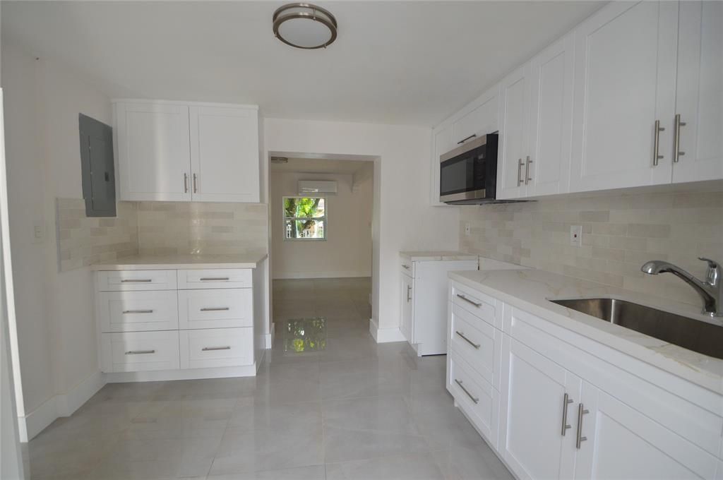 2340 NW 99th Terrace, Miami, FL 33147 Photo