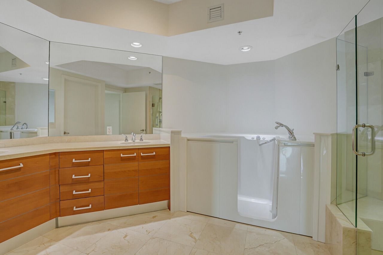 3630 Gardens 901c Parkway, Unit 901c, Palm Beach Gardens, FL 33410 Photo