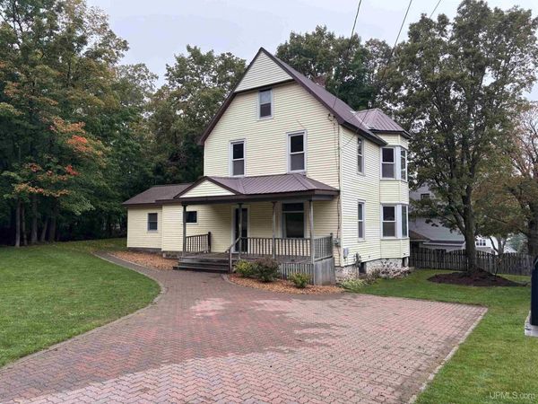 108 W Calverley Avenue, Houghton, MI 49931