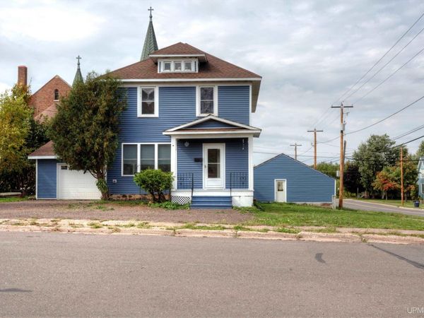 101/103 S Mansfield Street, Ironwood, MI 49938