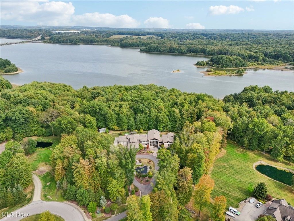 11945 Ladue Trail, Chagrin Falls, OH 44023