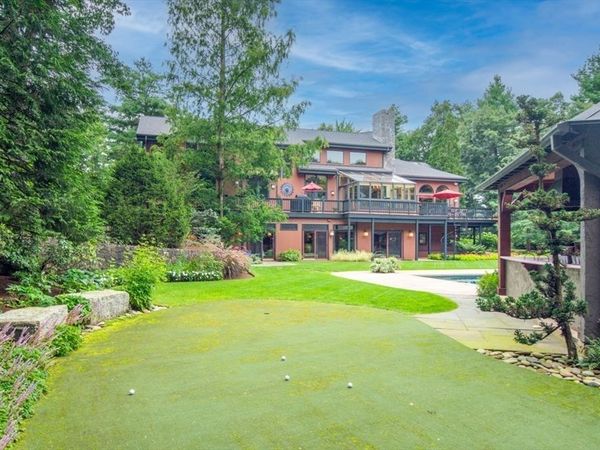 6 Mountain View Dr, Framingham, MA 01701