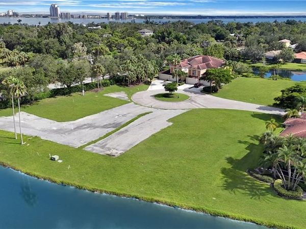 3191 Sea Trawler BEND, NORTH FORT MYERS, FL 33903