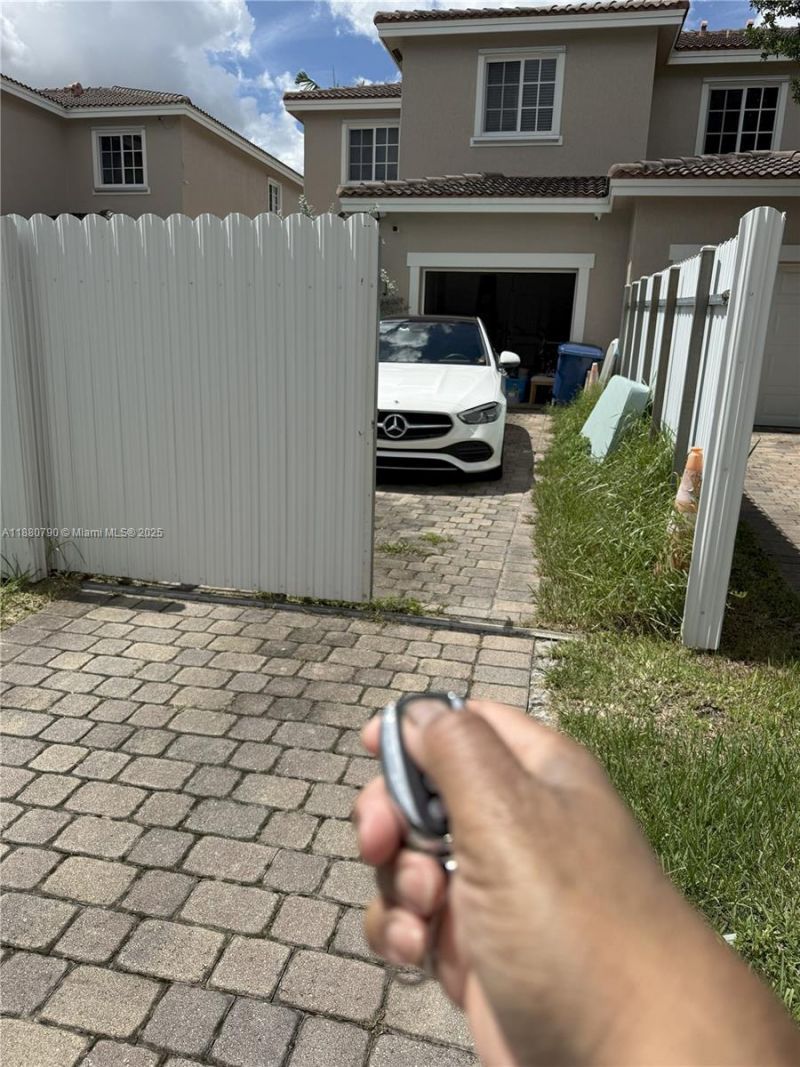 27535 SW 142nd Ave, Miami, FL 33032 Photo