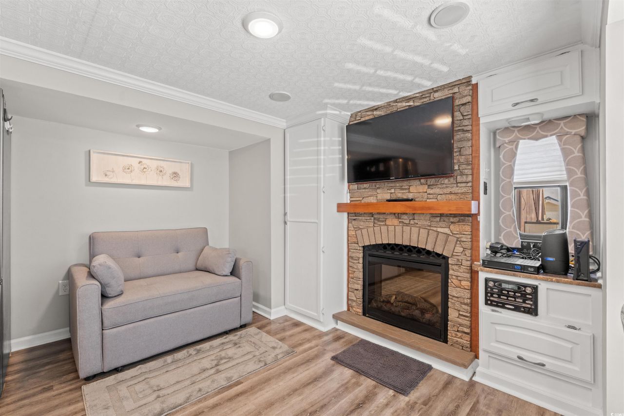 9700 Kings Rd. Photo 7