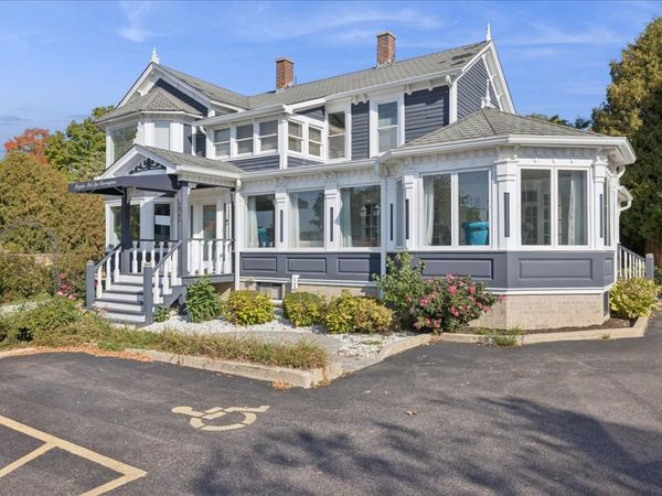 320 E Main Street, Barrington, IL 60010