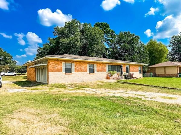 552 E Commerce Street, Fairfield, TX 75840