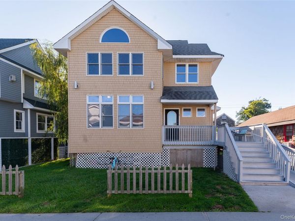 22 Bungalow Walk, Ocean Beach, NY 11770