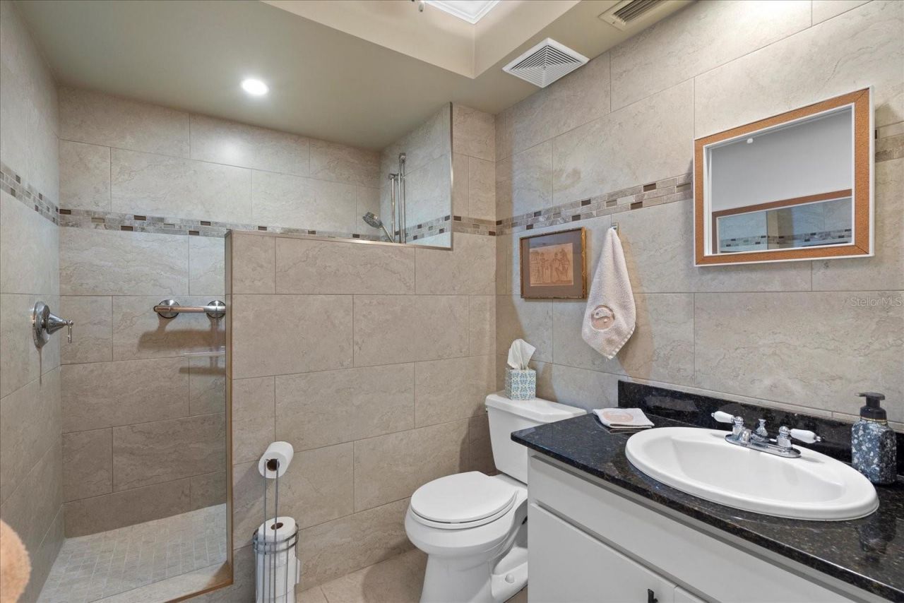 3953 Glen Oaks Manor Drive, Sarasota, FL 34232 Photo