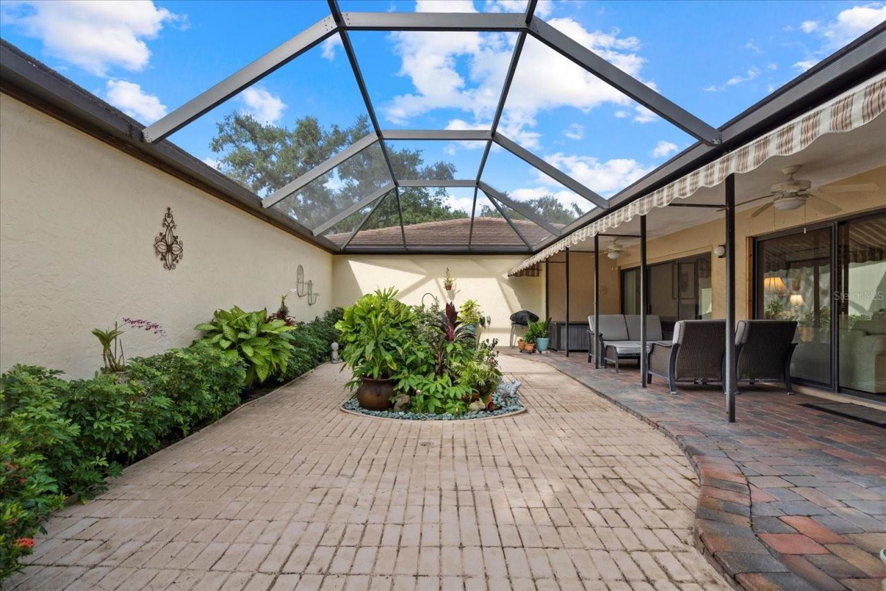 3953 Glen Oaks Manor Drive, Sarasota, FL 34232 Photo