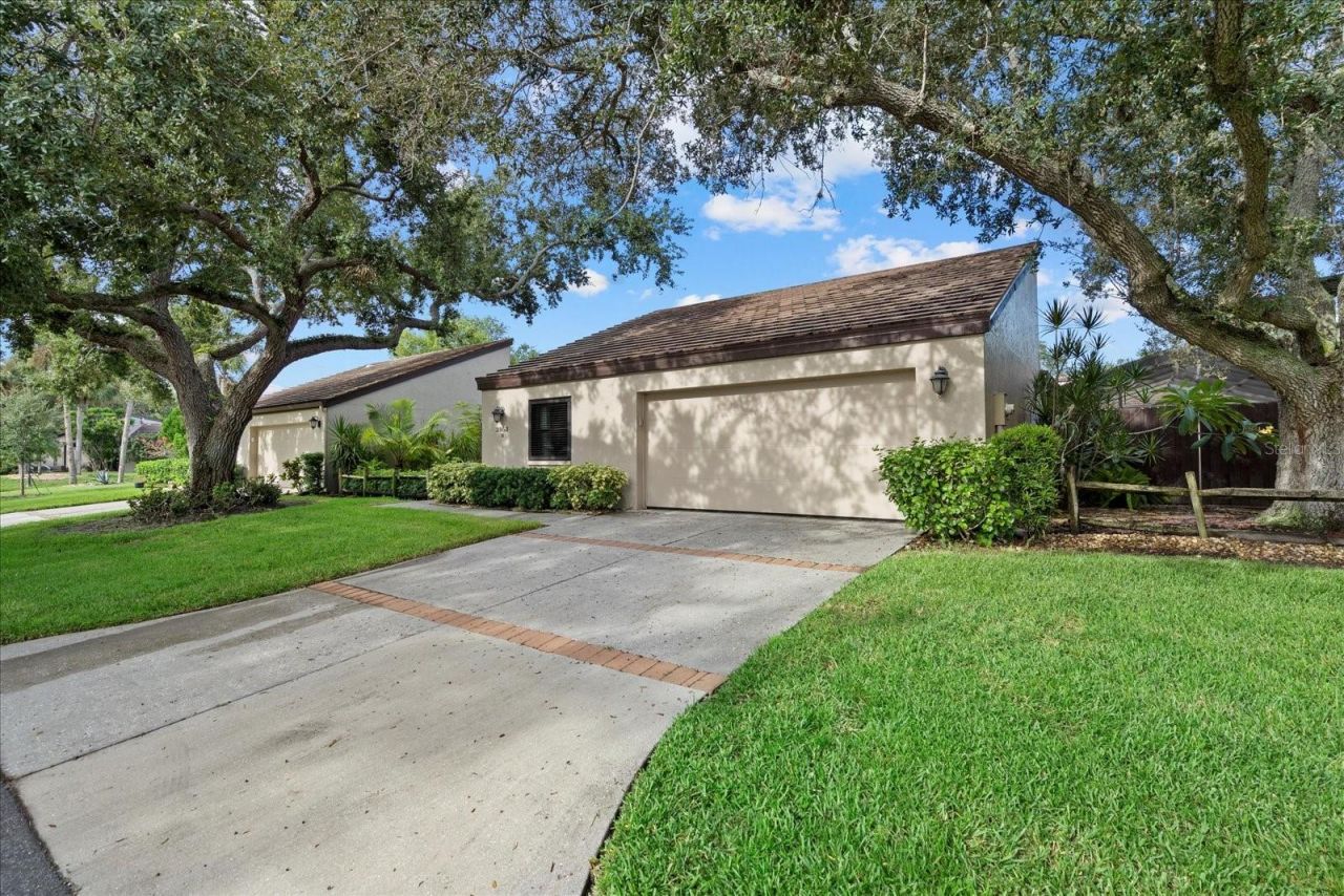 3953 Glen Oaks Manor Drive, Sarasota, FL 34232 Photo