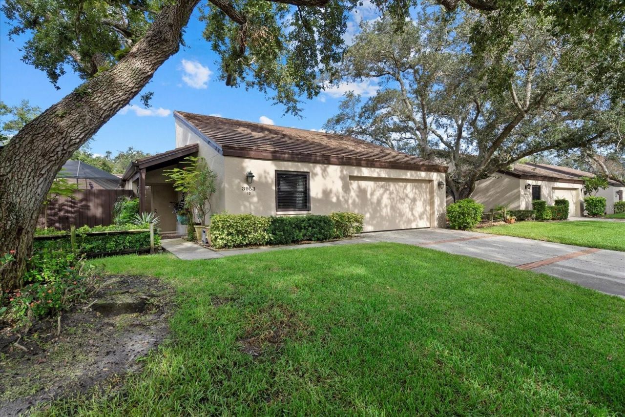 3953 Glen Oaks Manor Drive, Sarasota, FL 34232 Photo