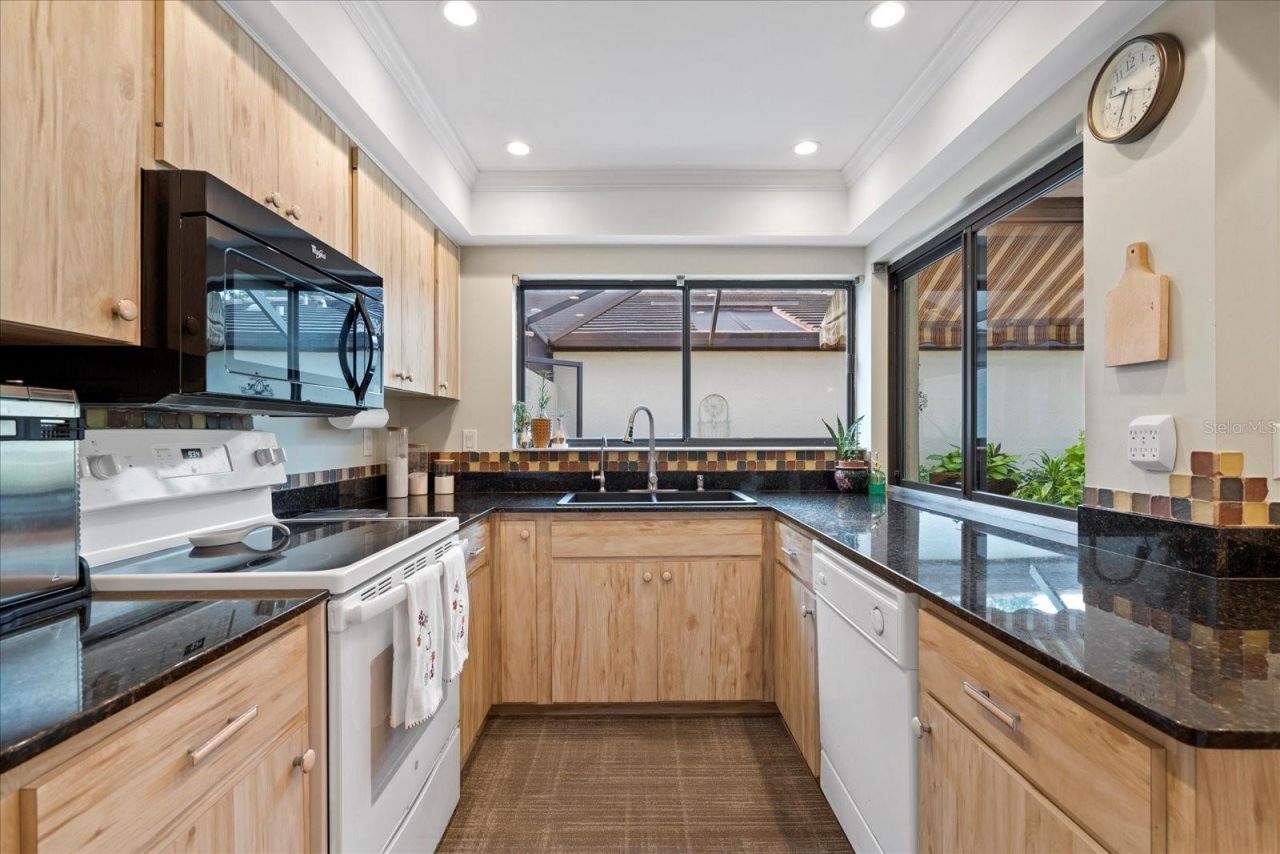 3953 Glen Oaks Manor Drive, Sarasota, FL 34232 Photo