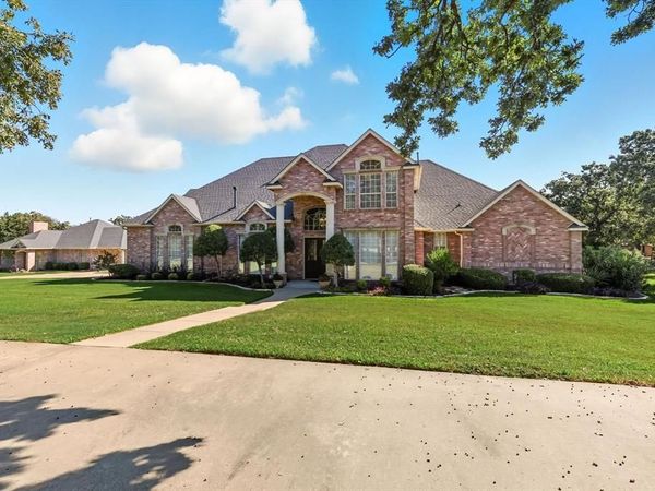 105 Enchanted Court N, Burleson, TX 76028