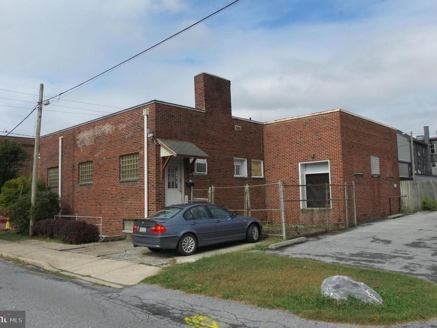 27 S Charlotte Street, Manheim, PA 17545 Main Photo