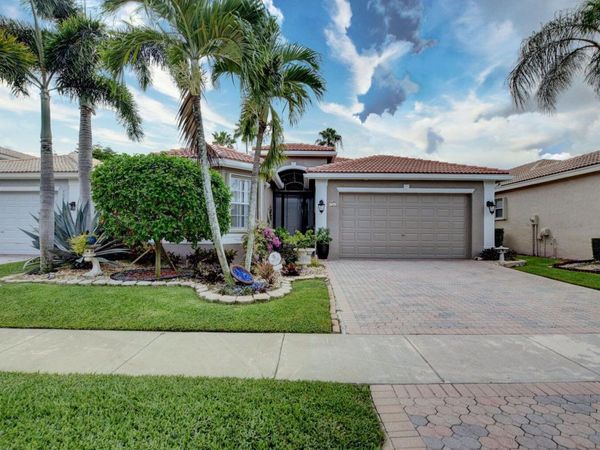 7090 Prado Lake Drive, Delray Beach, FL 33446