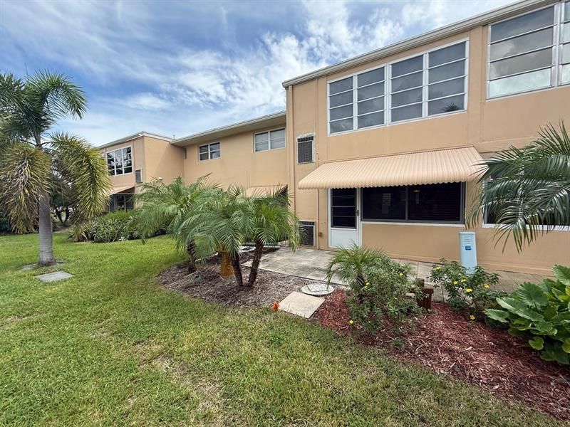2141 NE 1st Ct, Unit 102, Boynton Beach, FL 33435 Photo