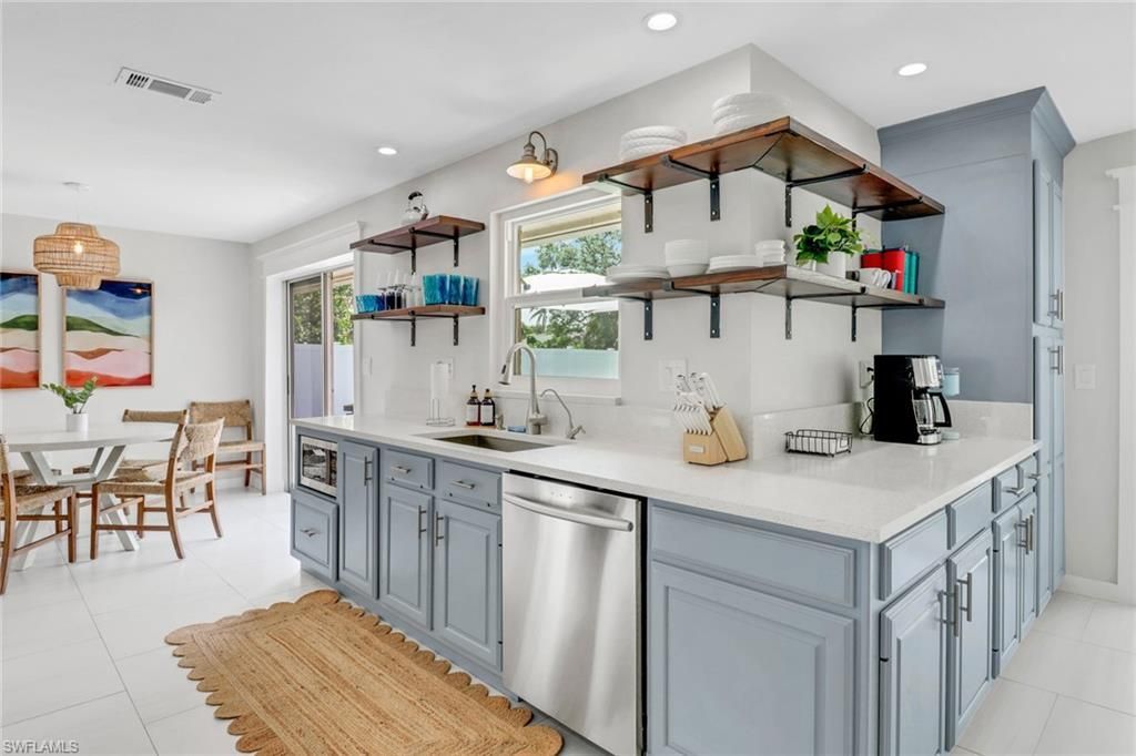 2680 Longboat Dr, Naples, FL 34104 Photo