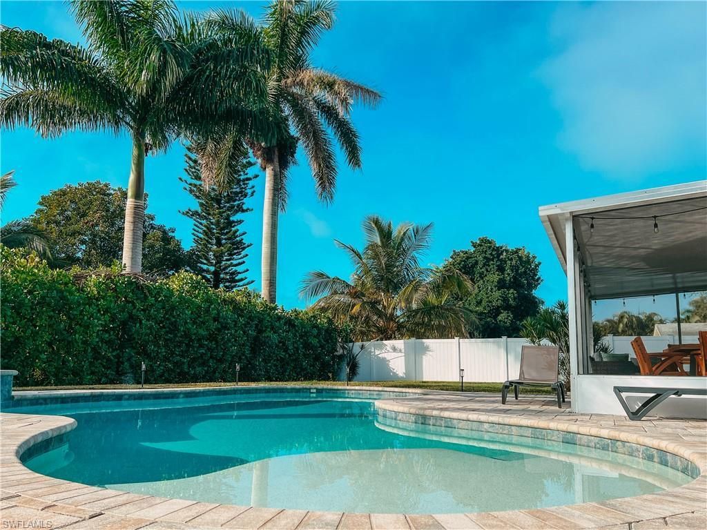 2680 Longboat Dr, Naples, FL 34104 Photo