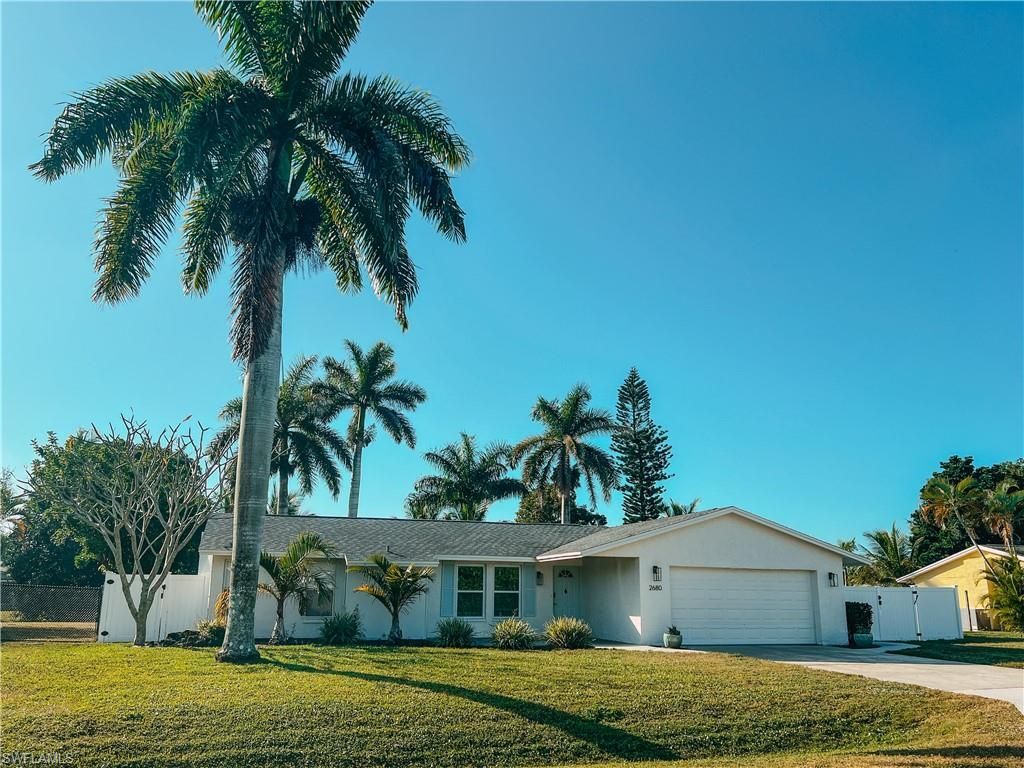 2680 Longboat Dr, Naples, FL 34104 Photo
