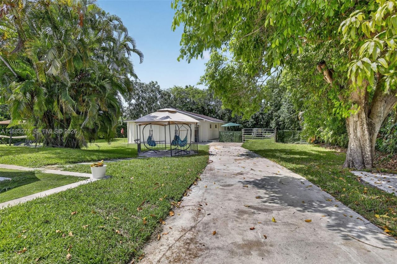 14401 SW 23rd St, Davie, FL 33325 Photo