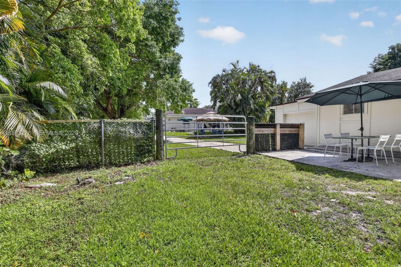 14401 SW 23rd St, Davie, FL 33325 Photo