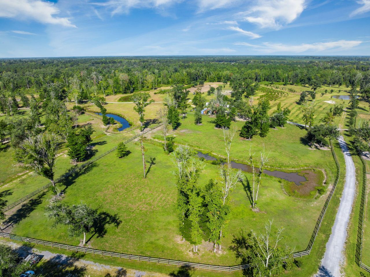 8275 Highway 165 Photo 13